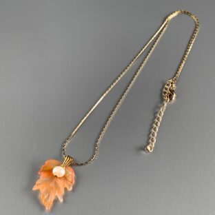 カーネリアン　リーフ型ネックレス