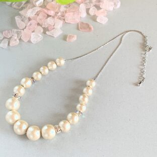 シルバーチェーンのコットンパールネックレス