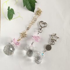 バックチャームを追加しました