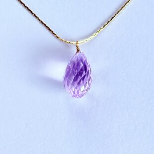 アメジスト　ドロップ型のネックレス　
