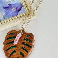 モンステラ型のチャーム