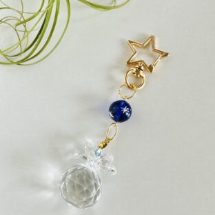 サンキャッチャーのキラキラ星の宇宙チャーム