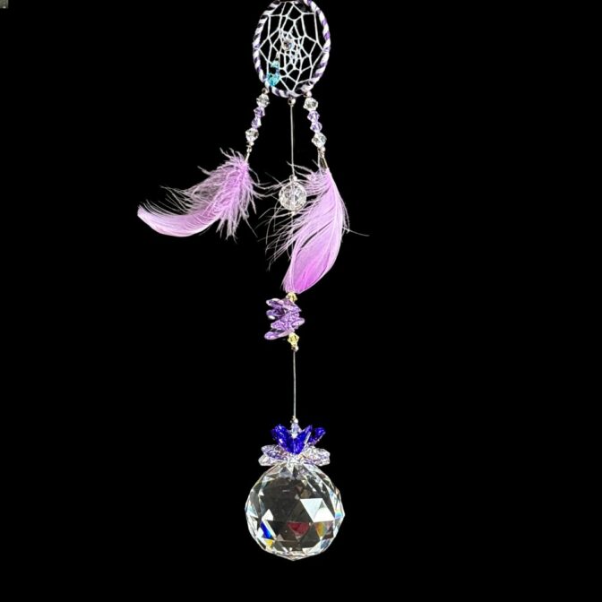 紫色の羽根付き　ドリームサンキャッチャー　
