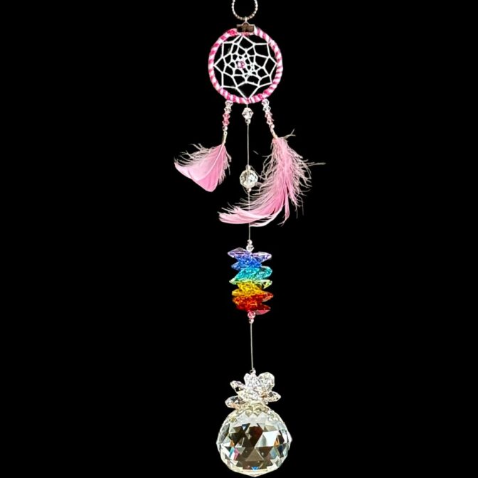 ピンク色のドリームサンキャッチャー