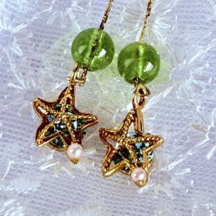 ペリドットの星のピアス